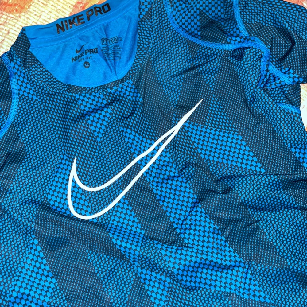 Nike pro